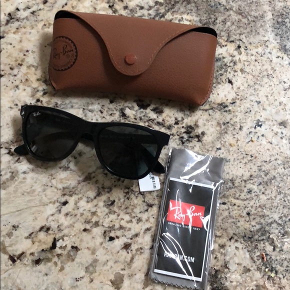 Ray Ban Accessories Black Rayban Wayfarer Sunglasses Model x Poshmark Ray Ban Accessories Black Rayban Wayfarer Sunglasses Model x Poshmark